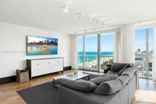 Collins Ave & 20th St - Photo 1 of 1