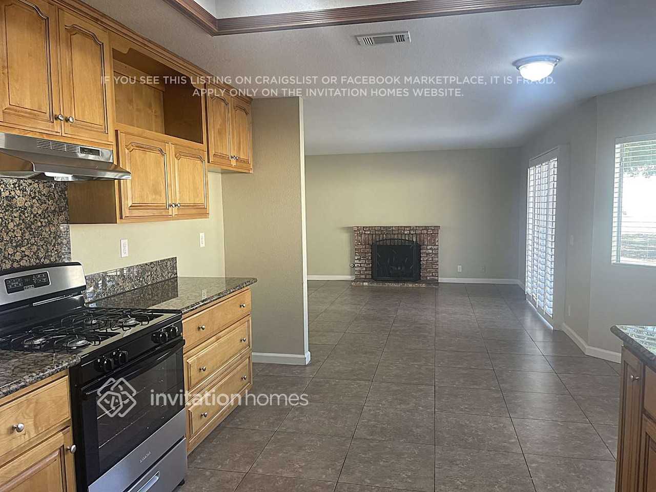 2344 N Teakwood Ave - Photo 7 of 16