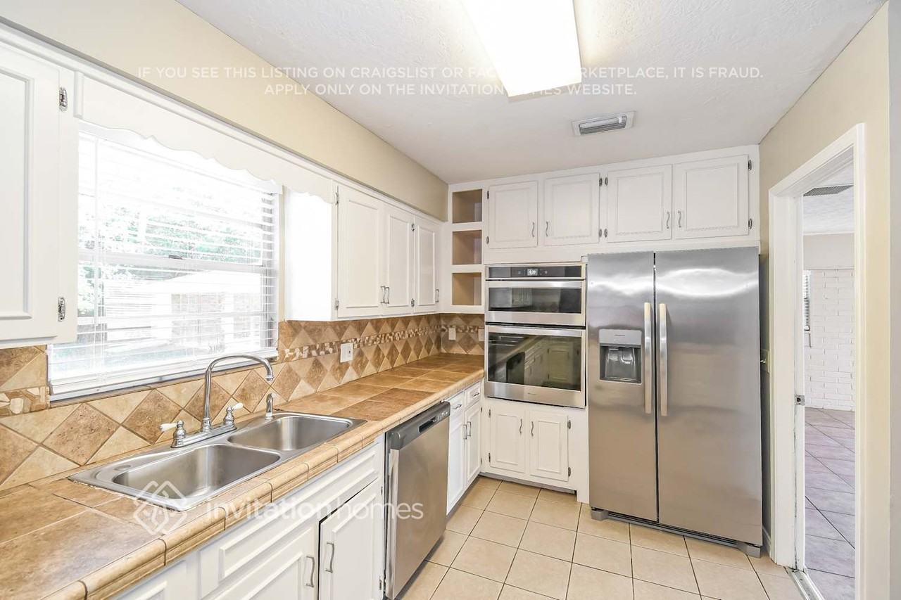 117 Ridgefield Ct - Photo 7 of 18