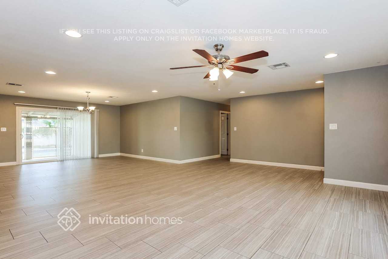 8423 East Hubbell Street - Photo 3 of 17
