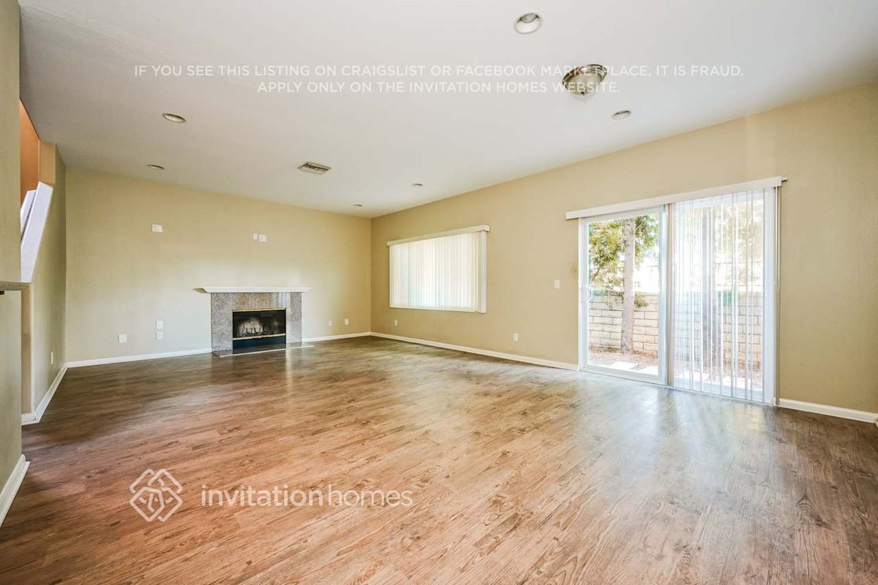 20300 Vanowen St #9 - Photo 4 of 18