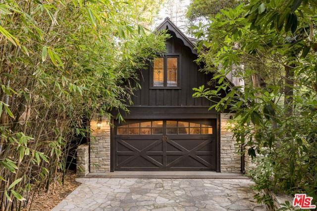 4880 Queen Florence Ln - Photo 2 of 8