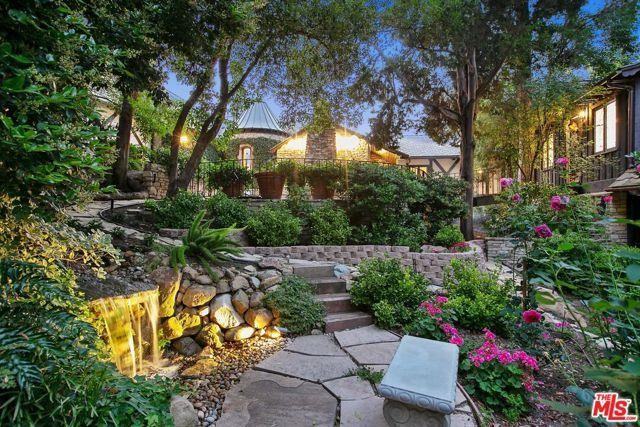 4880 Queen Florence Ln - Photo 3 of 8