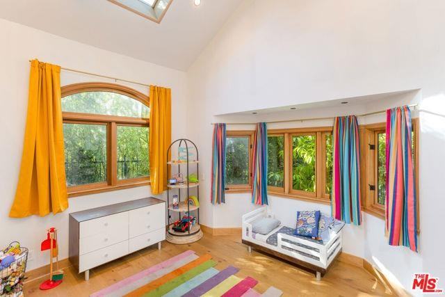 4880 Queen Florence Ln - Photo 7 of 8