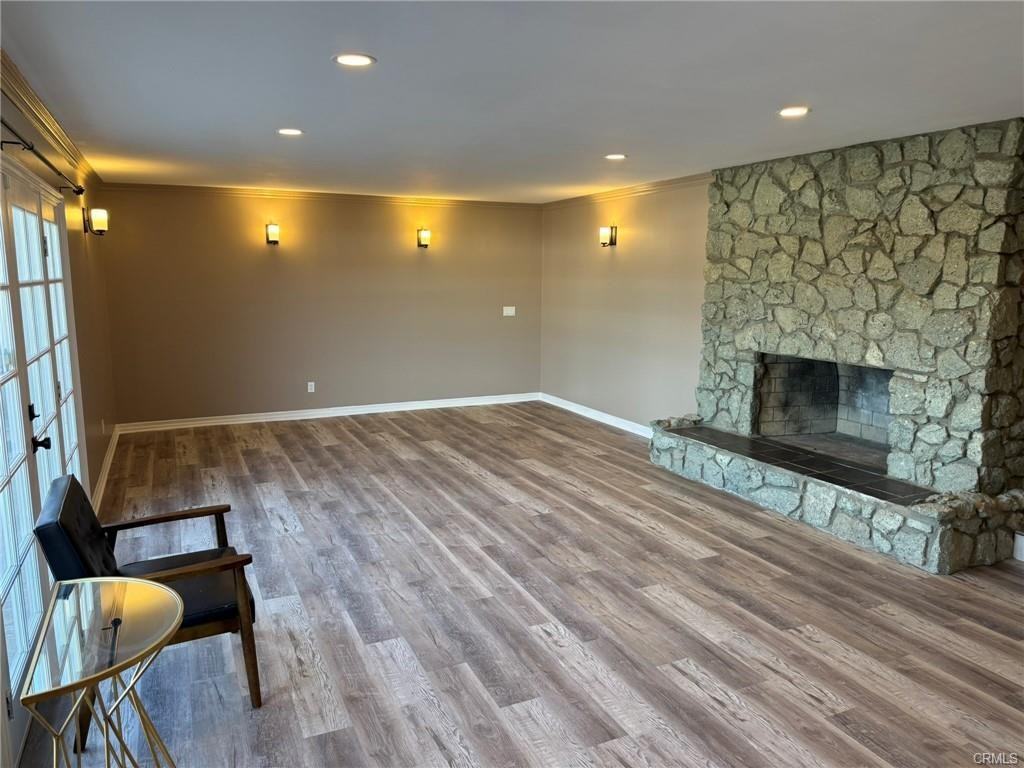 5368 Campo Rd - Photo 2 of 8