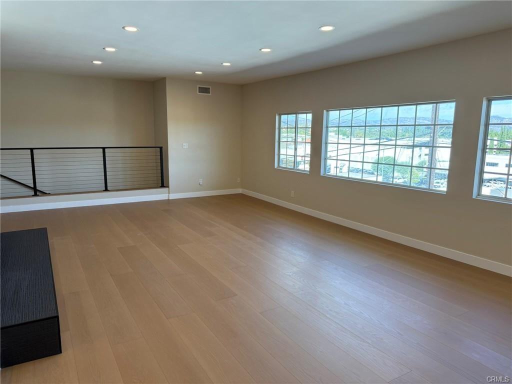 5368 Campo Rd - Photo 7 of 8