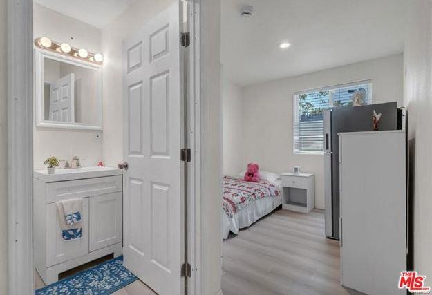 7705 Baird Ave - Photo 6 of 8