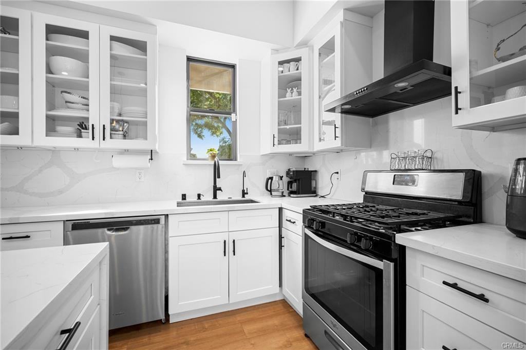 9462 Odessa Ave - Photo 5 of 8