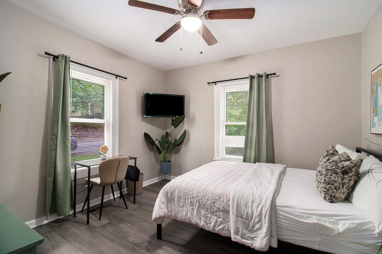 Browns Mill Rd Se - Photo 7 of 7