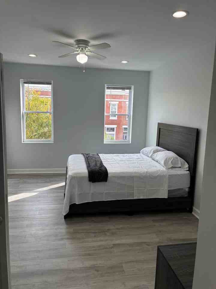 N Lakewood Ave - Photo 7 of 11