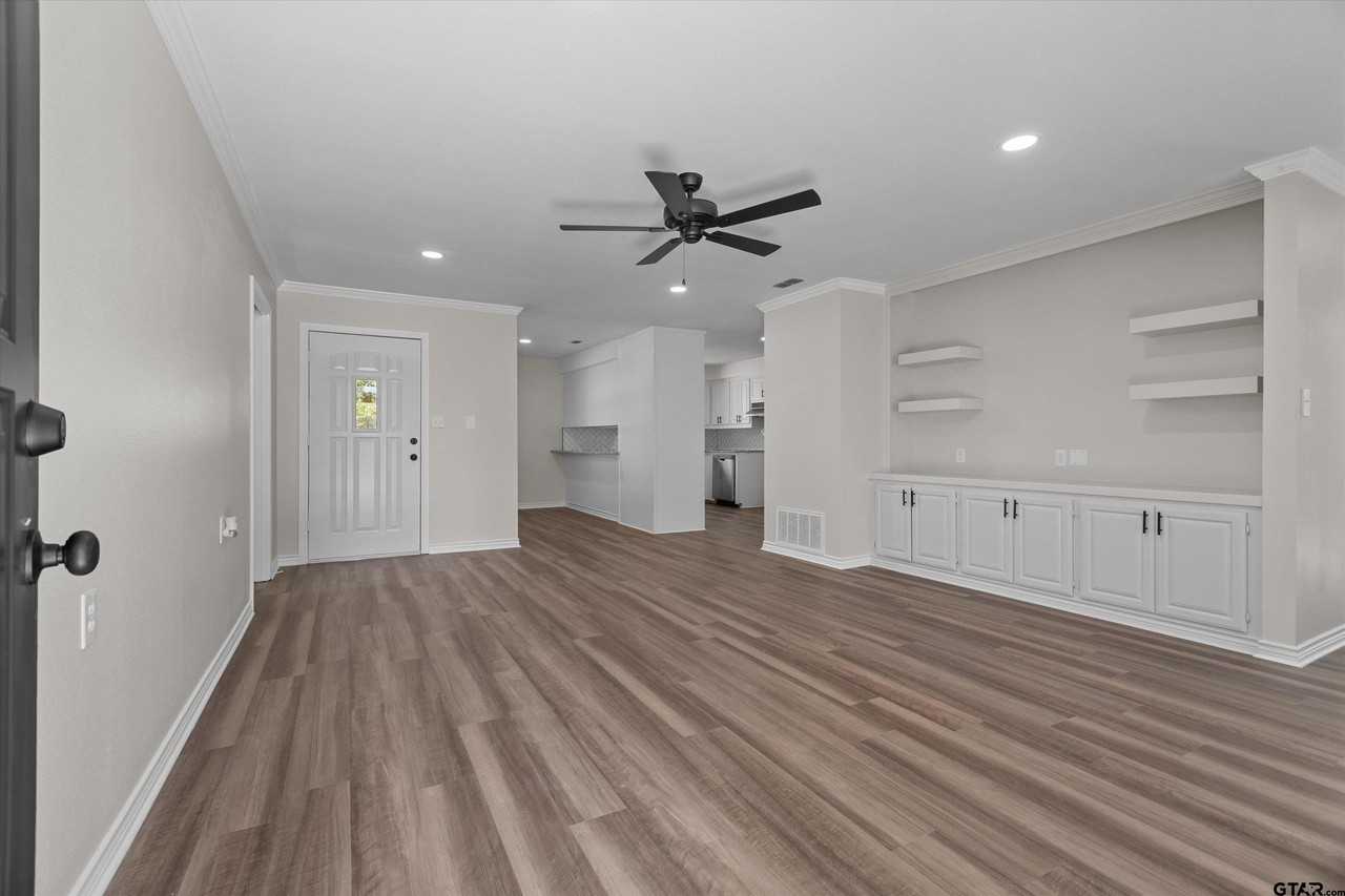 400 Baker St #NA - Photo 4 of 9
