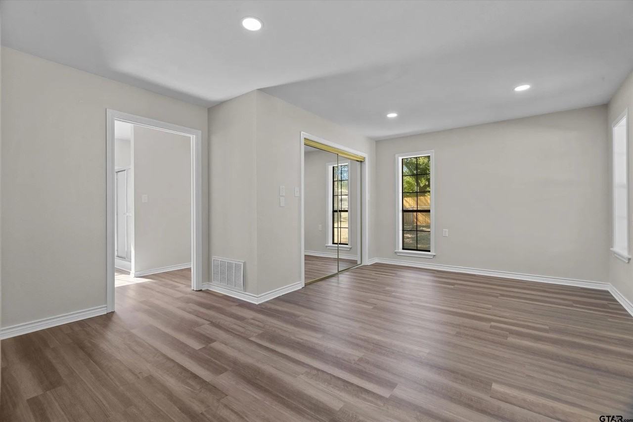 400 Baker St #NA - Photo 5 of 9