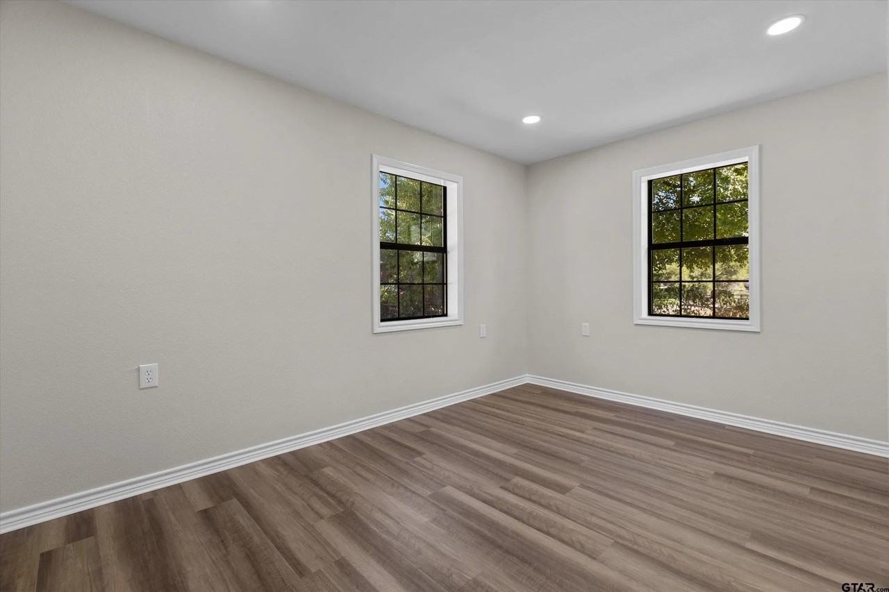 400 Baker St #NA - Photo 6 of 9