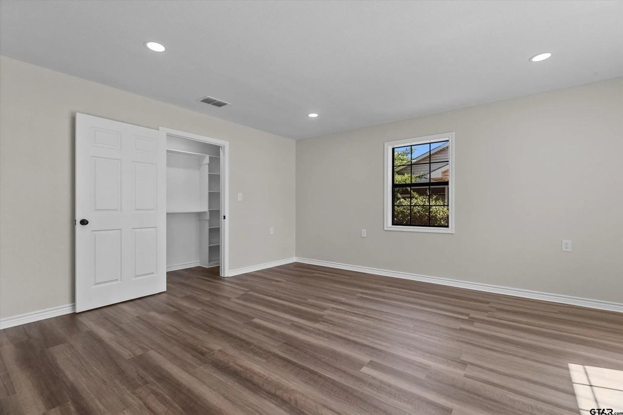 400 Baker St #NA - Photo 7 of 9