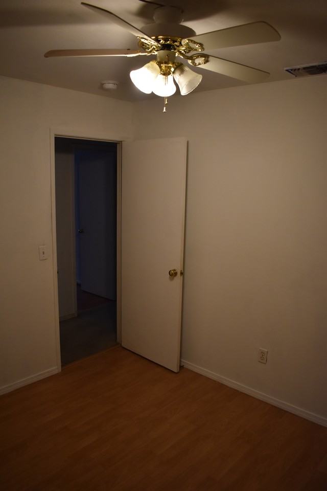 1525 Ditmar Drive #NA - Photo 4 of 7