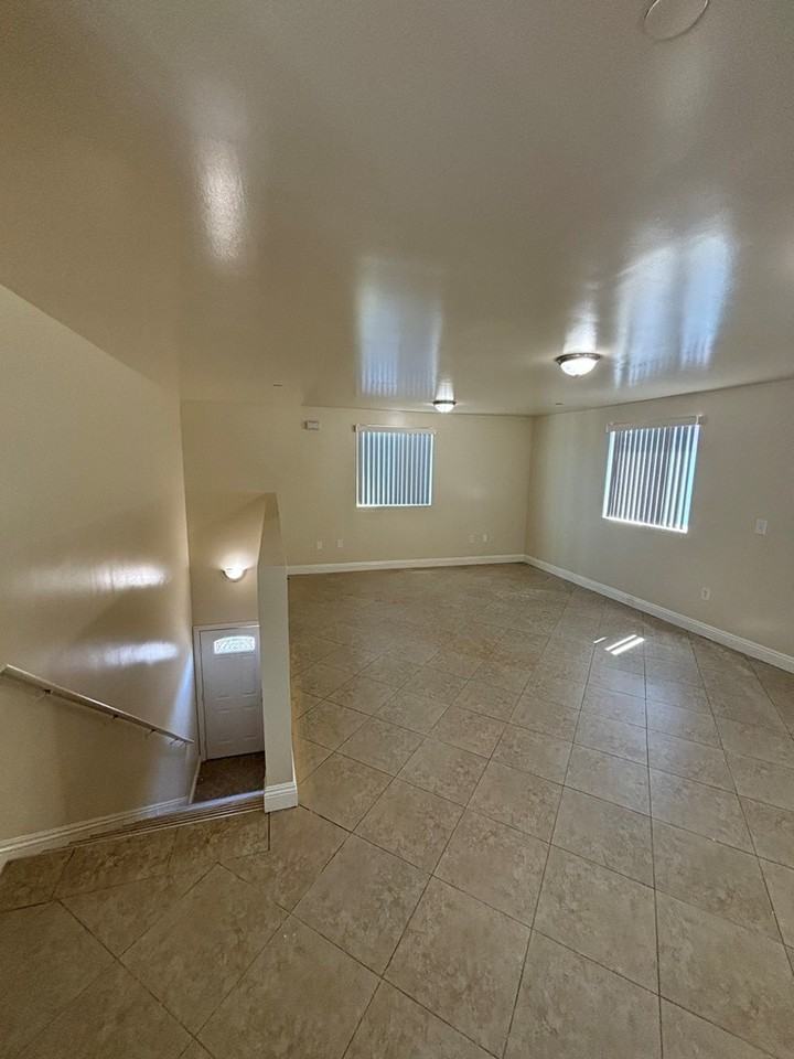 9005 South Avalon Boulevard - Photo 2 of 12