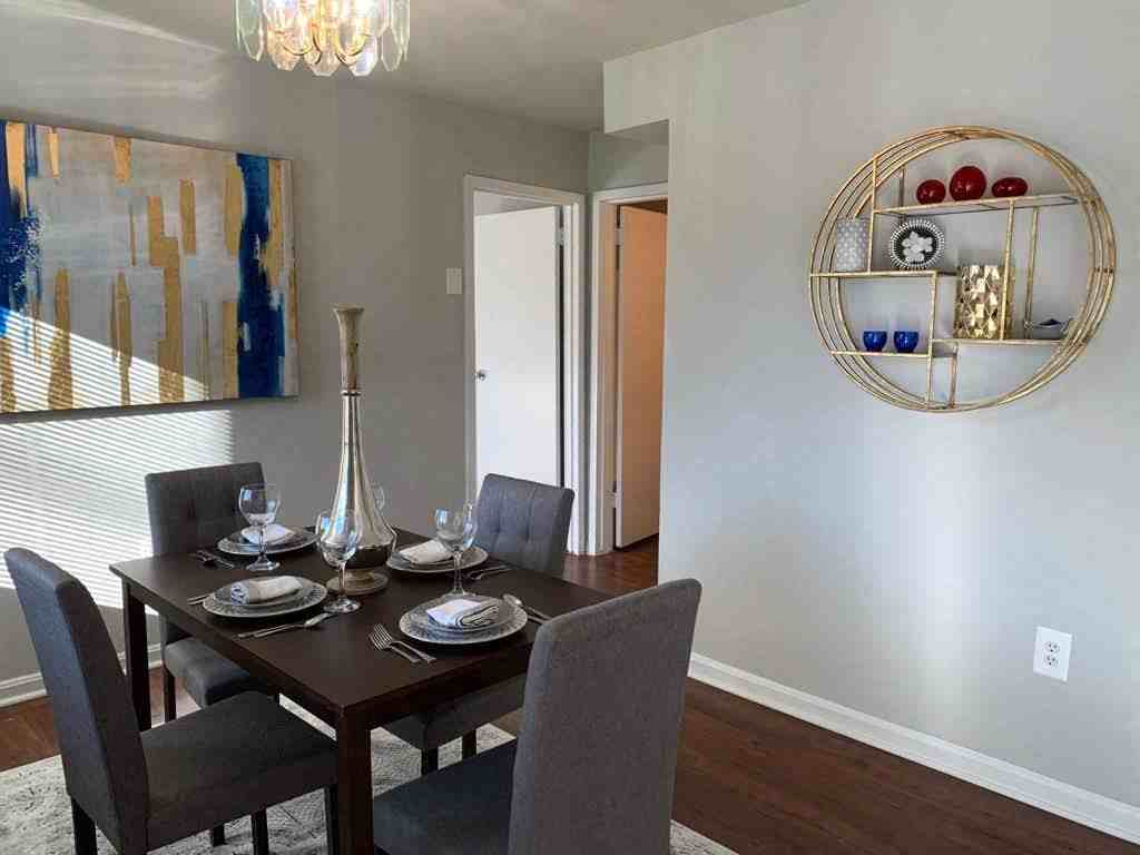 The Glendale Residence - Photo 7 of 20