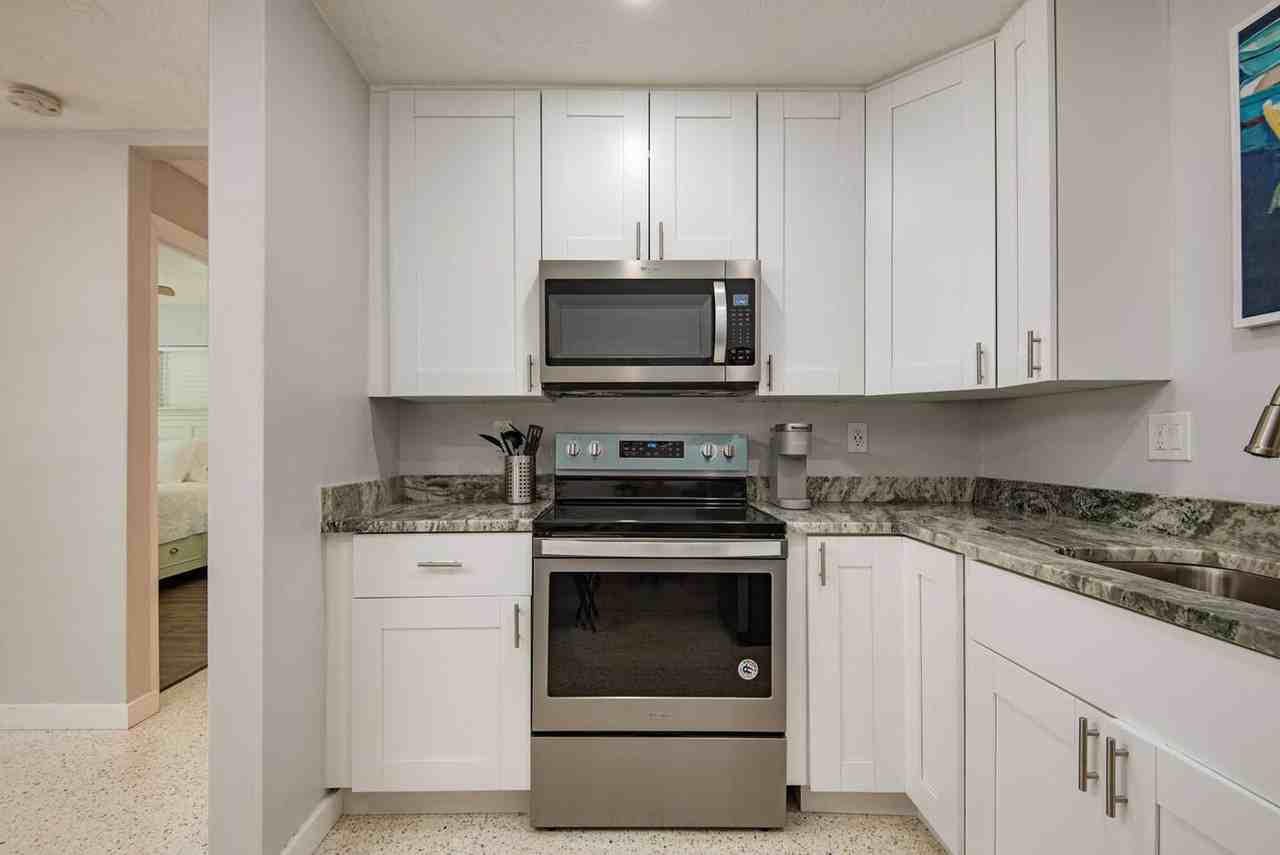 Lisa's Court LLC - Photo 7 of 50