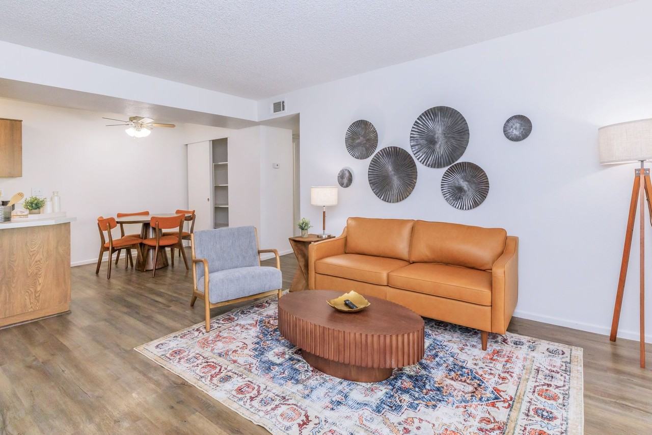 2575 W. 24th Street - Photo 2 of 32