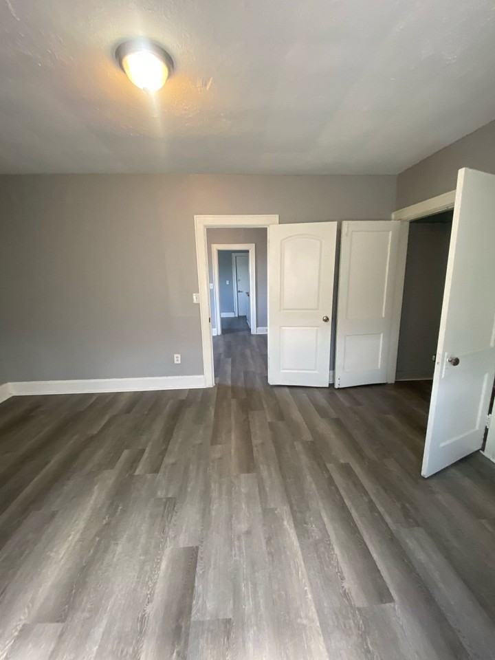 3834 Glenway Ave - Photo 2 of 19