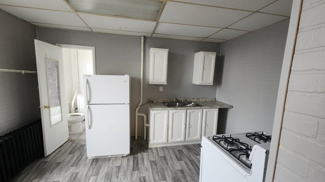 3834 Glenway Ave - Photo 5 of 19