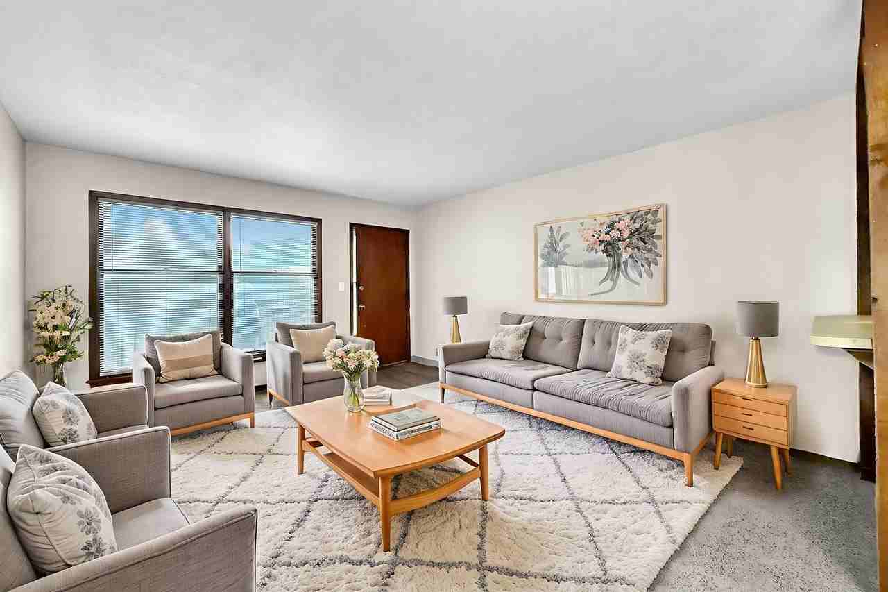 West Glen Apartments - Photo 2 of 43