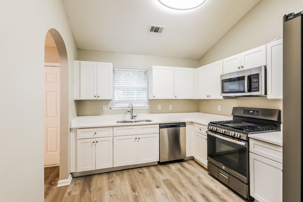 706 Rosewood Cir - Photo 7 of 17