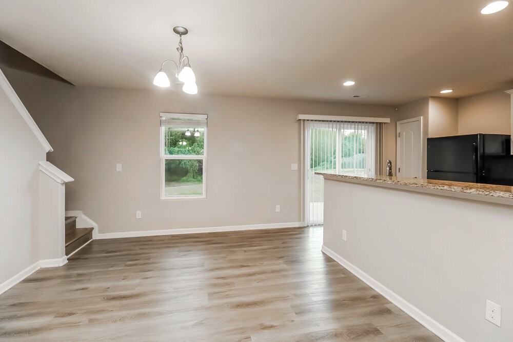 1908 Boulder Ct - Photo 7 of 17