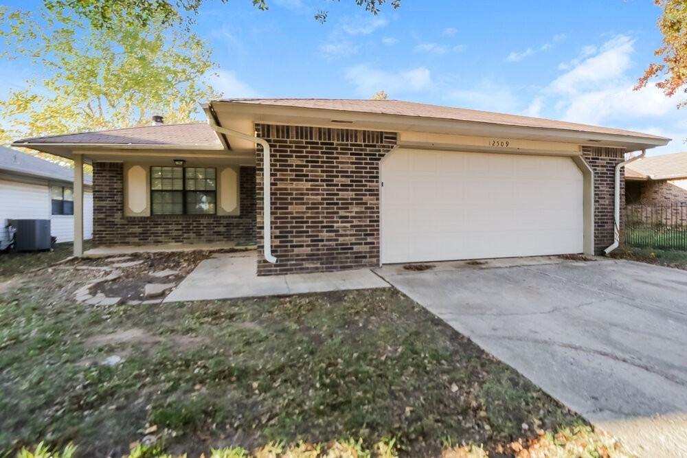 12509 Ridgegate Road - Photo 3 of 16
