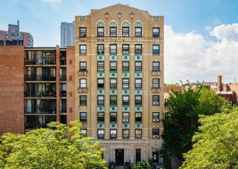 W Sheridan Rd & N Pine Grove Ave - Photo 3 of 11