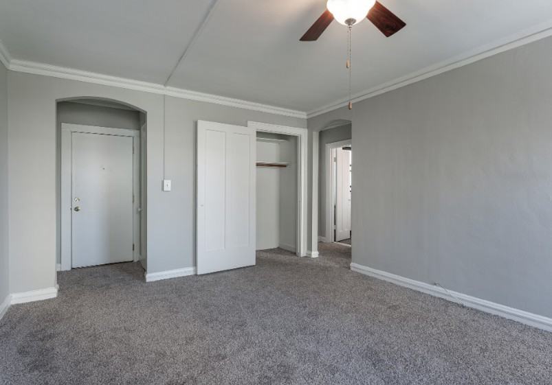 W Sheridan Rd & N Pine Grove Ave - Photo 5 of 11