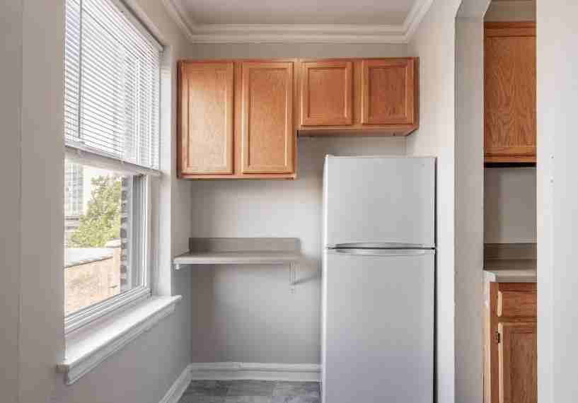 W Sheridan Rd & N Pine Grove Ave - Photo 2 of 11