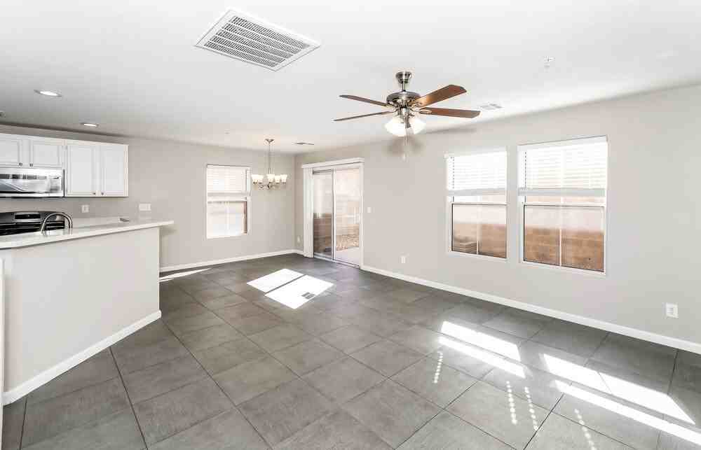 151 Desert Pond Avenue - Photo 5 of 17