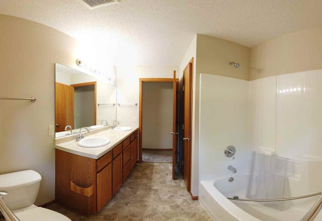 1560A Gunston Dr - Photo 4 of 9