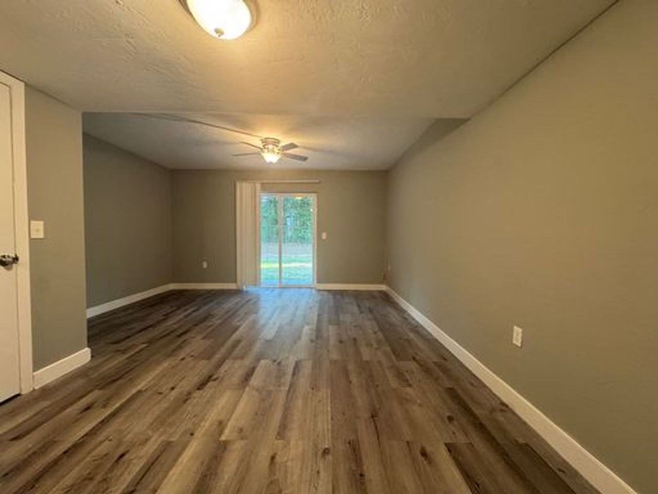 7209 SW 45th Pl - Photo 2 of 4