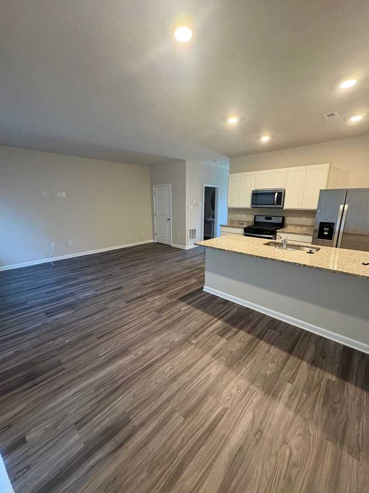 410 Maple Run Dr - Photo 6 of 20