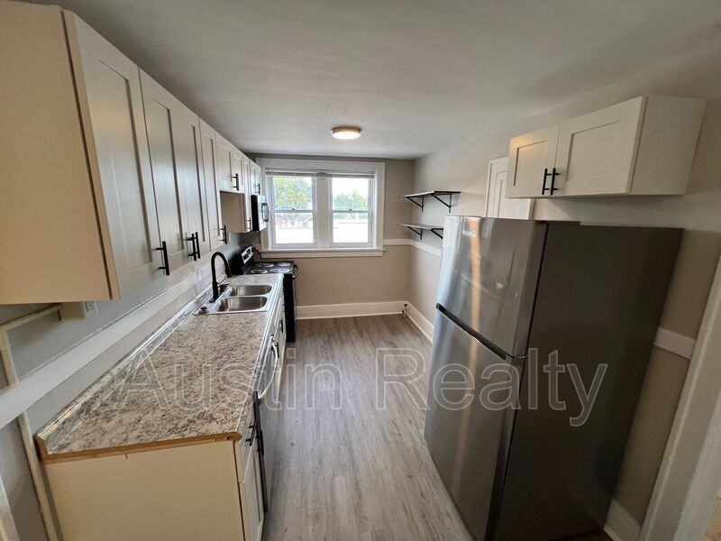 2173A S Big Bend Blvd - Photo 3 of 9