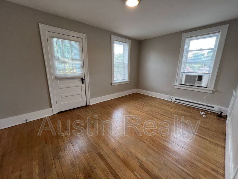 2173A S Big Bend Blvd - Photo 4 of 9