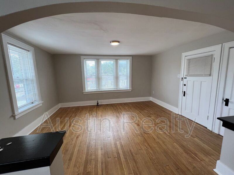 2173A S Big Bend Blvd - Photo 5 of 9