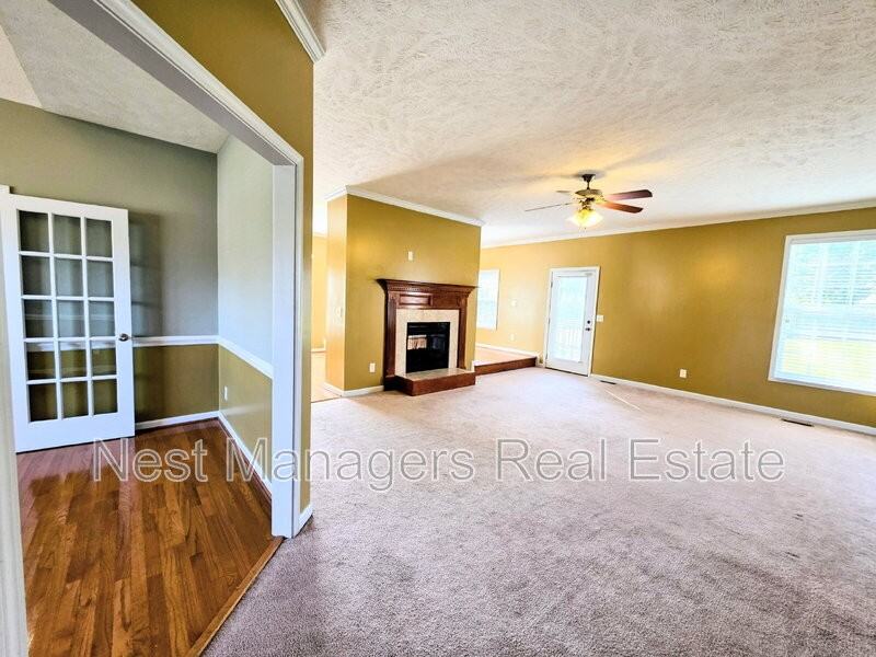 1612 Middle Creek Ct - Photo 2 of 31