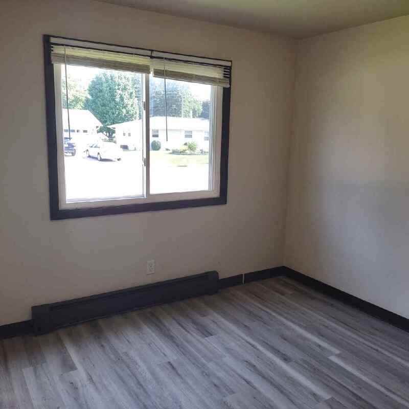 1303 Morris Ave - Photo 5 of 7