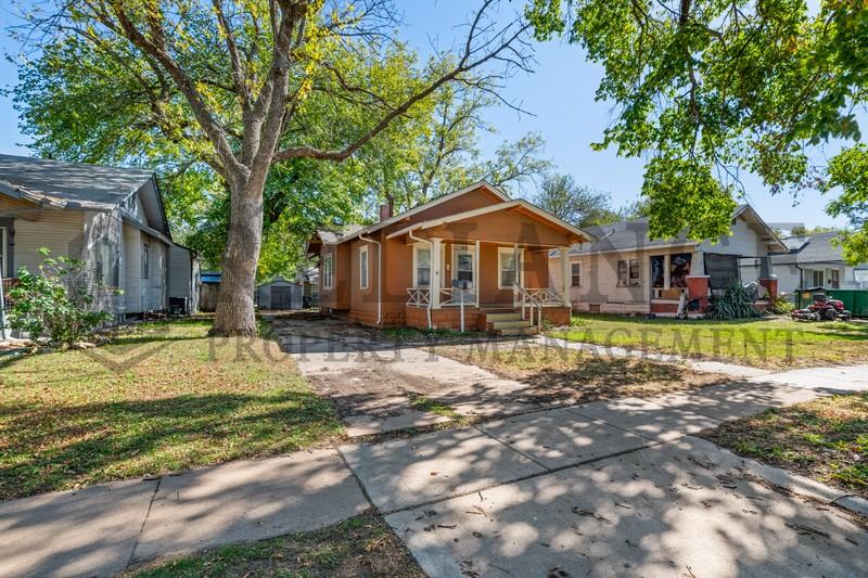 2020 S Main St - Photo 2 of 27