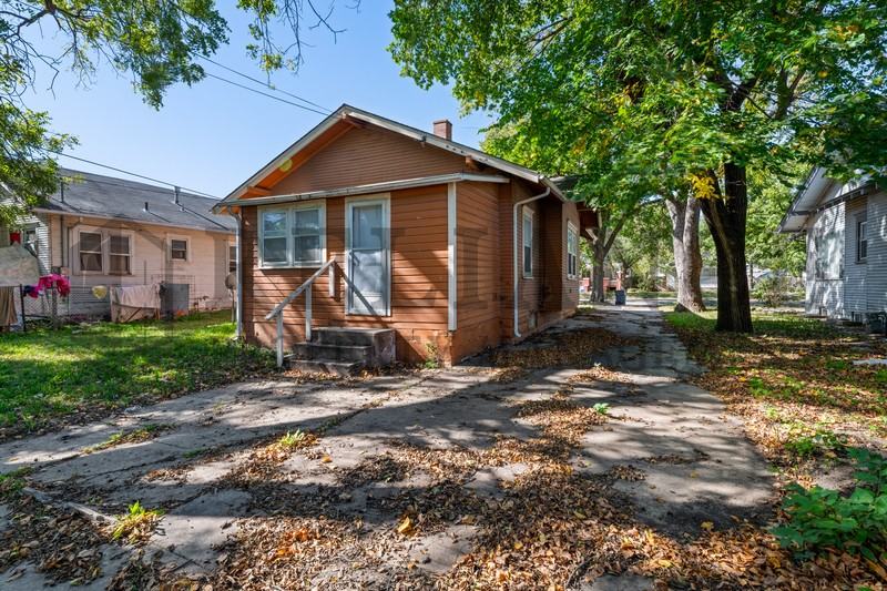 2020 S Main St - Photo 6 of 27