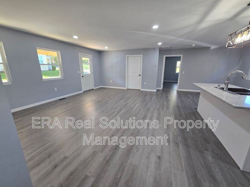622 S East St - Photo 3 of 20