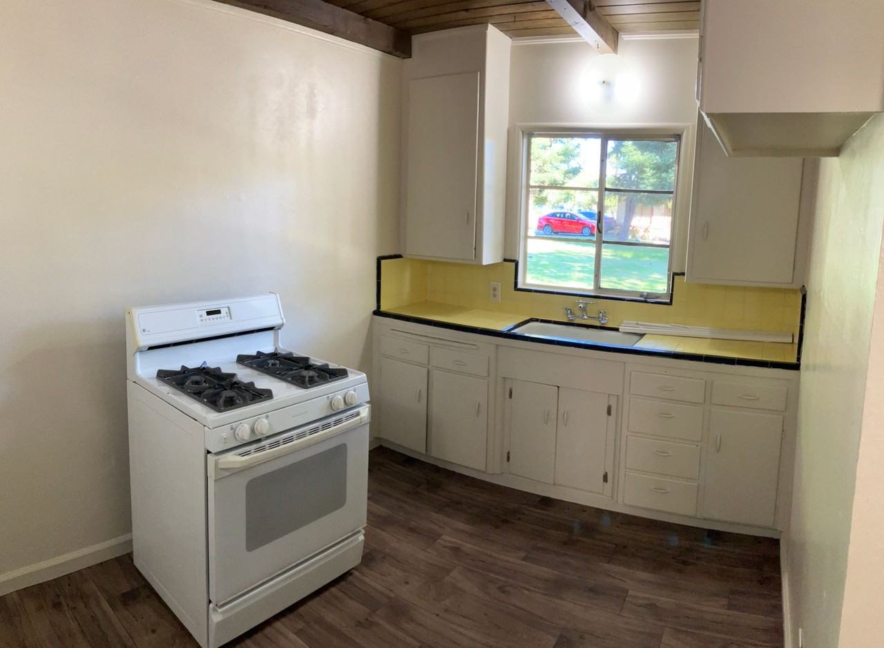 1130 Stoddard Ave #8 - Photo 5 of 9