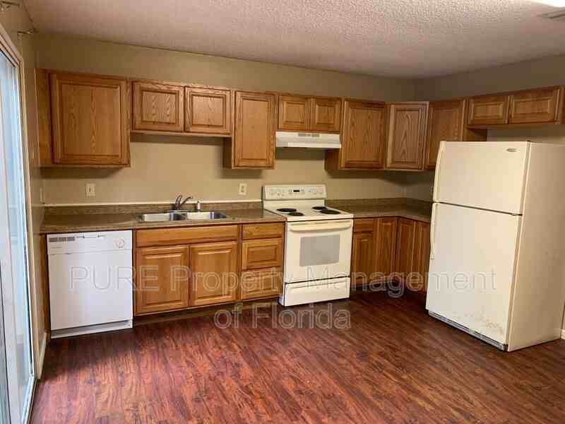 2514 Northwest 3rd Avenue - Photo 5 of 23