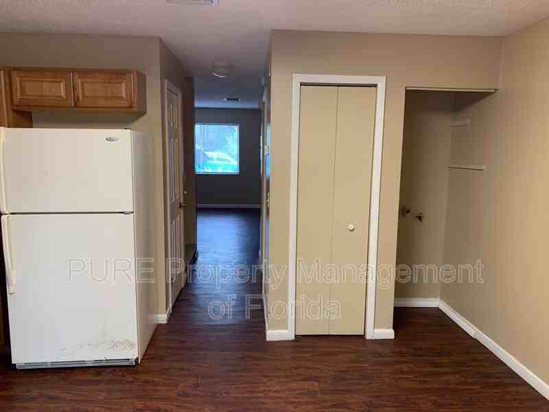 2514 Northwest 3rd Avenue - Photo 6 of 23