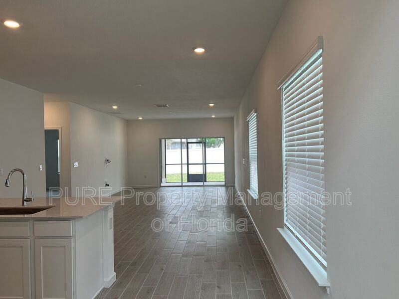 3447 Northeast 40th Lane - Photo 3 of 50