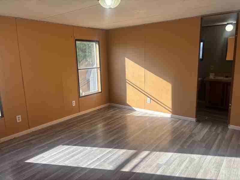 1528 Apache Dr - Photo 4 of 9