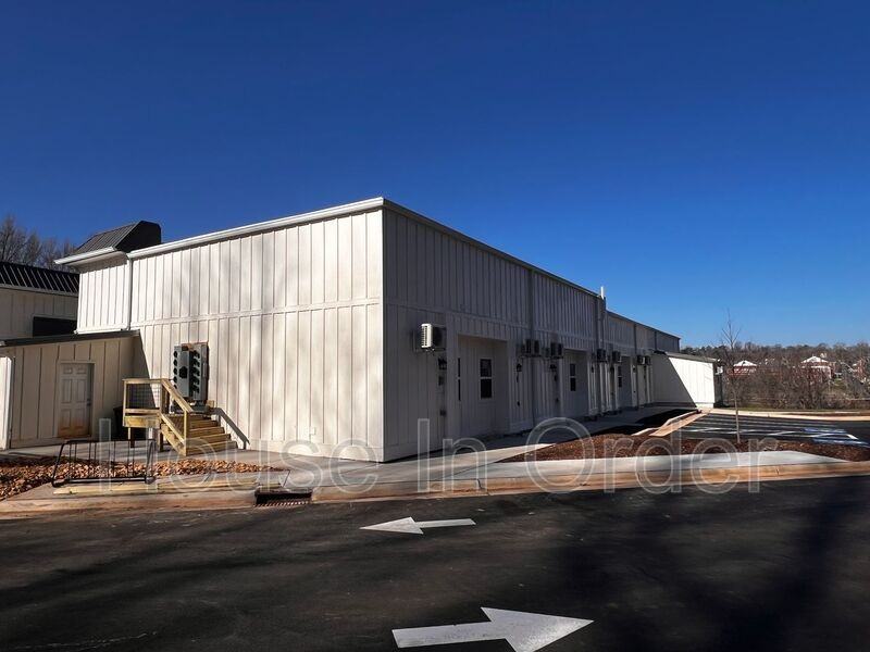 198 Cowan St #103 - Photo 4 of 20